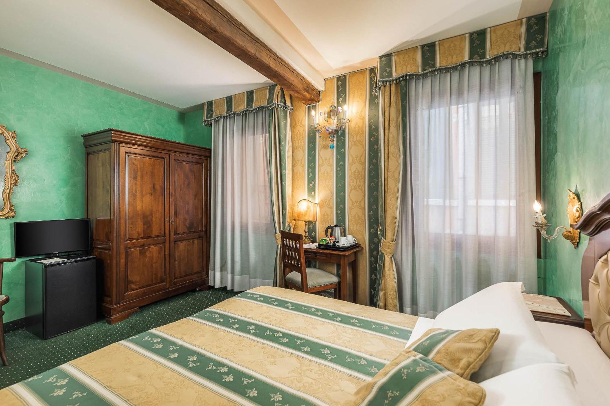 Hotel Marconi Венеция Екстериор снимка