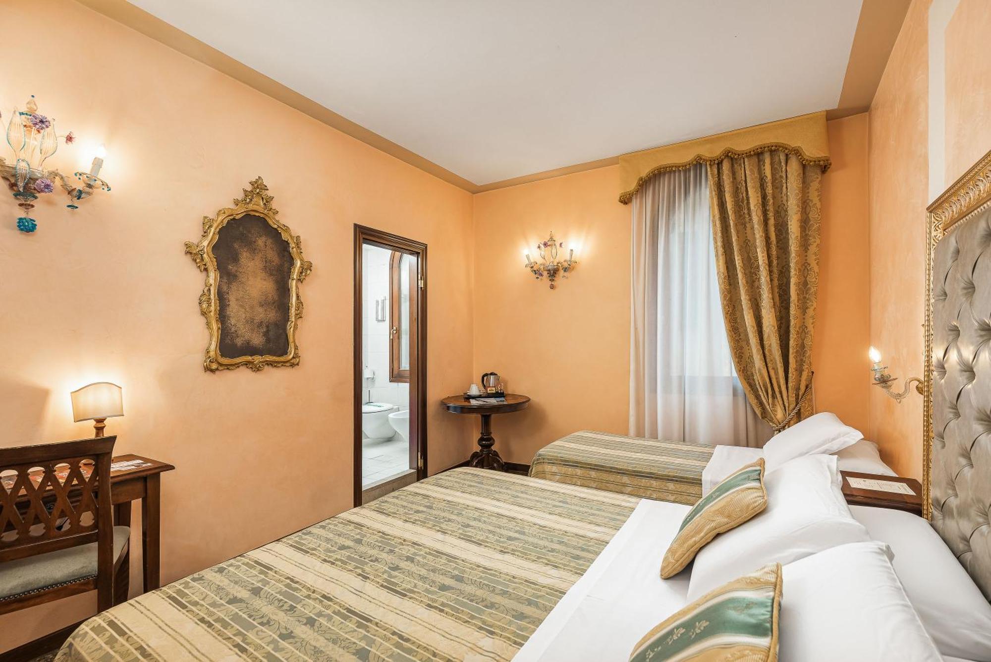 Hotel Marconi Венеция Екстериор снимка