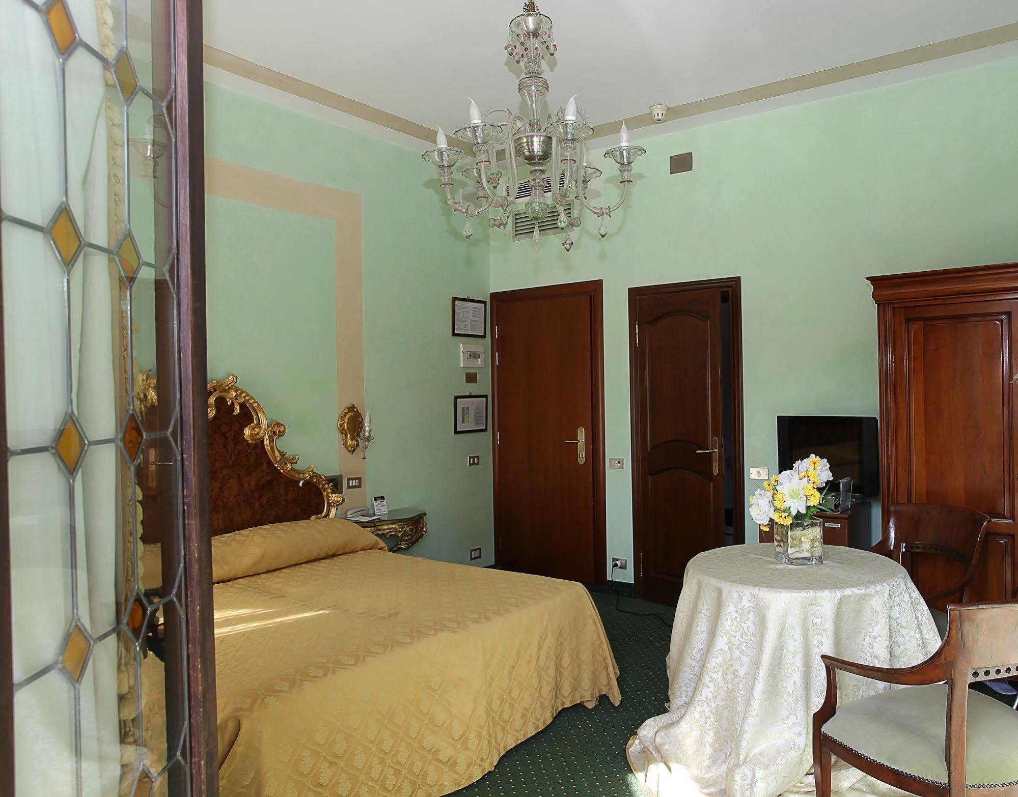 Hotel Marconi Венеция Екстериор снимка