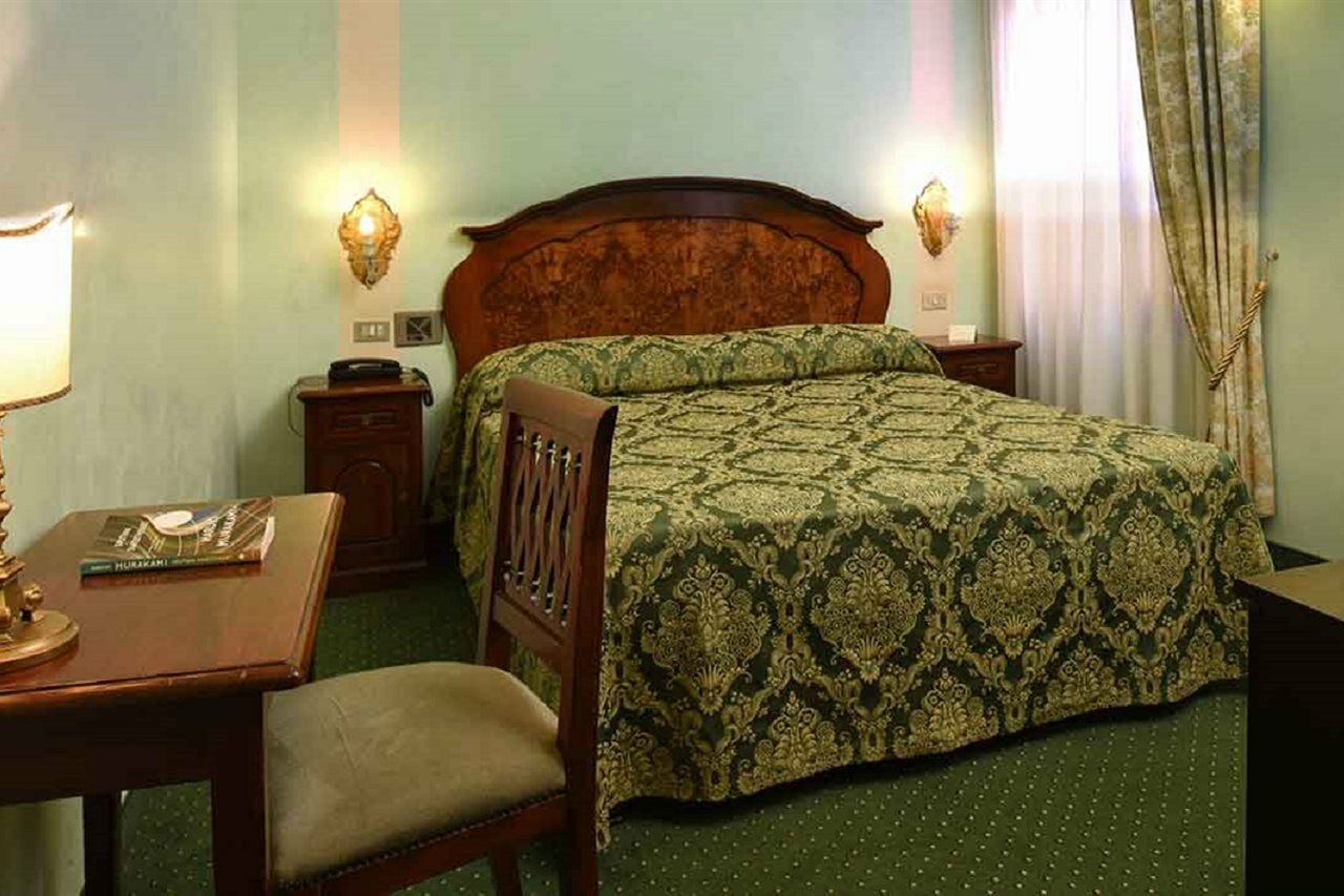 Hotel Marconi Венеция Екстериор снимка