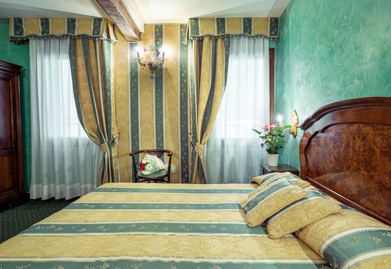 Hotel Marconi Венеция Екстериор снимка